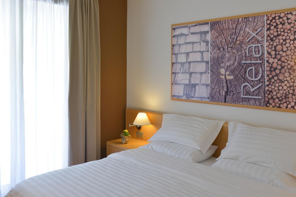 Vital Hotel Flora โกมาโนแตร์เม ภายนอก รูปภาพ