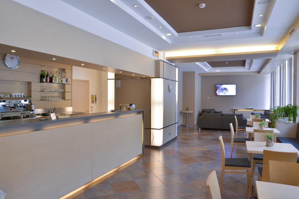 Vital Hotel Flora โกมาโนแตร์เม ภายนอก รูปภาพ