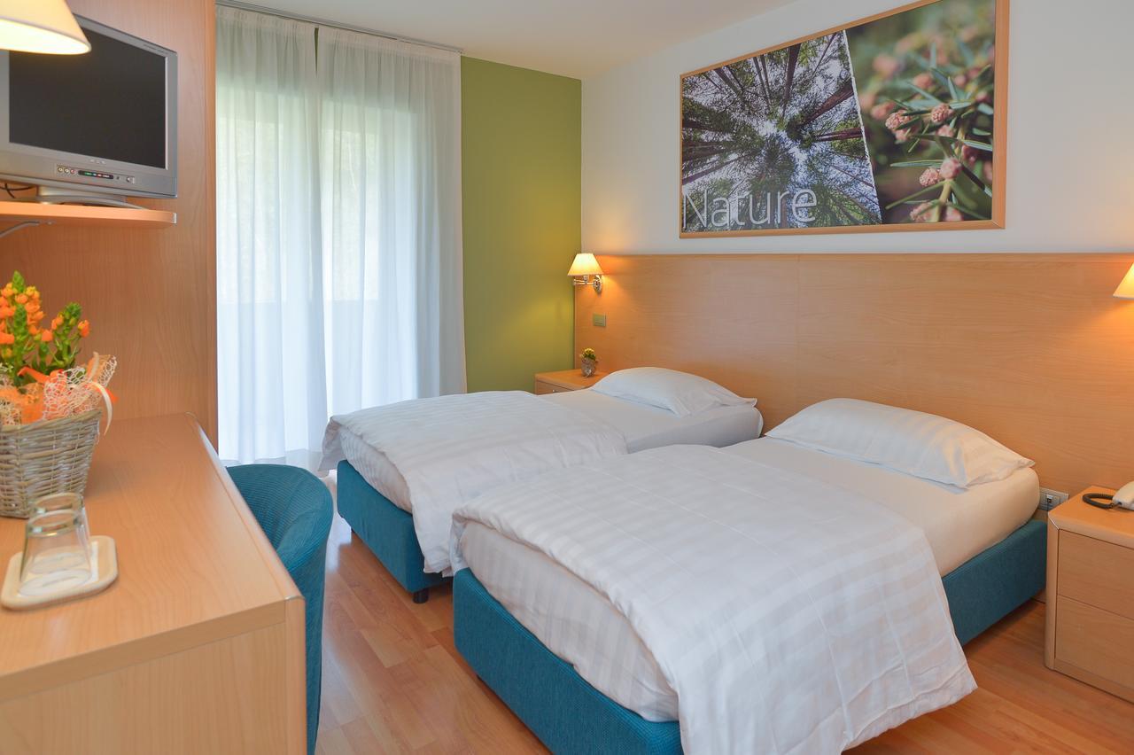 Vital Hotel Flora โกมาโนแตร์เม ภายนอก รูปภาพ