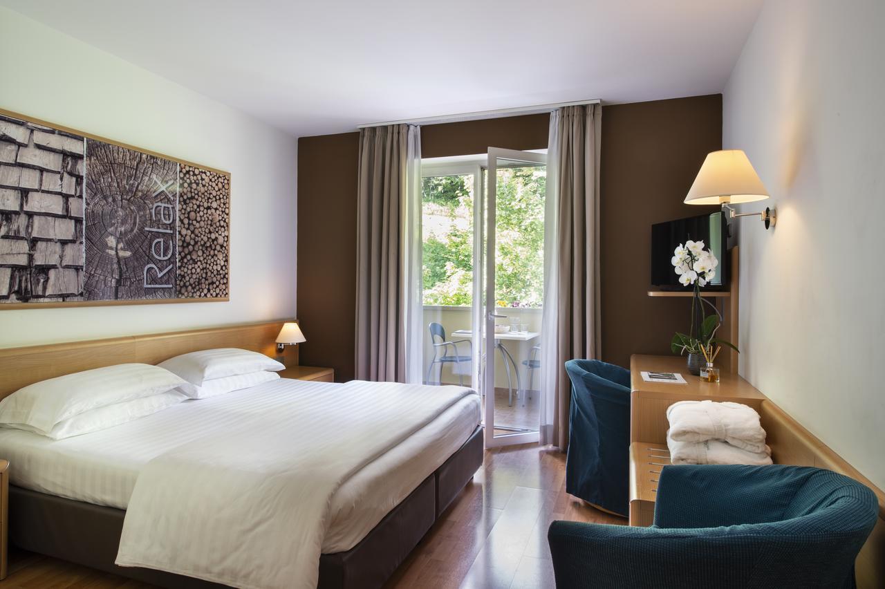 Vital Hotel Flora โกมาโนแตร์เม ภายนอก รูปภาพ
